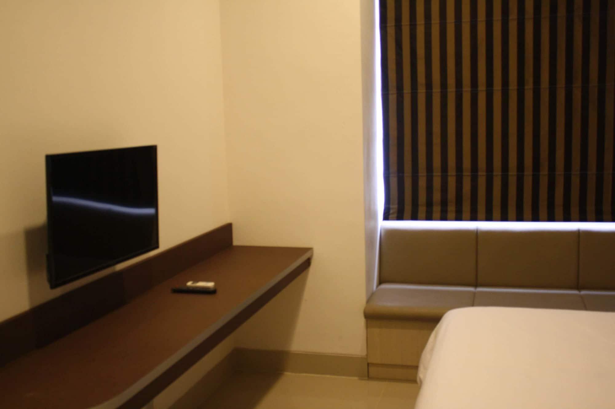 Sparks Odeon Sukabumi, Artotel Curated Esterno foto