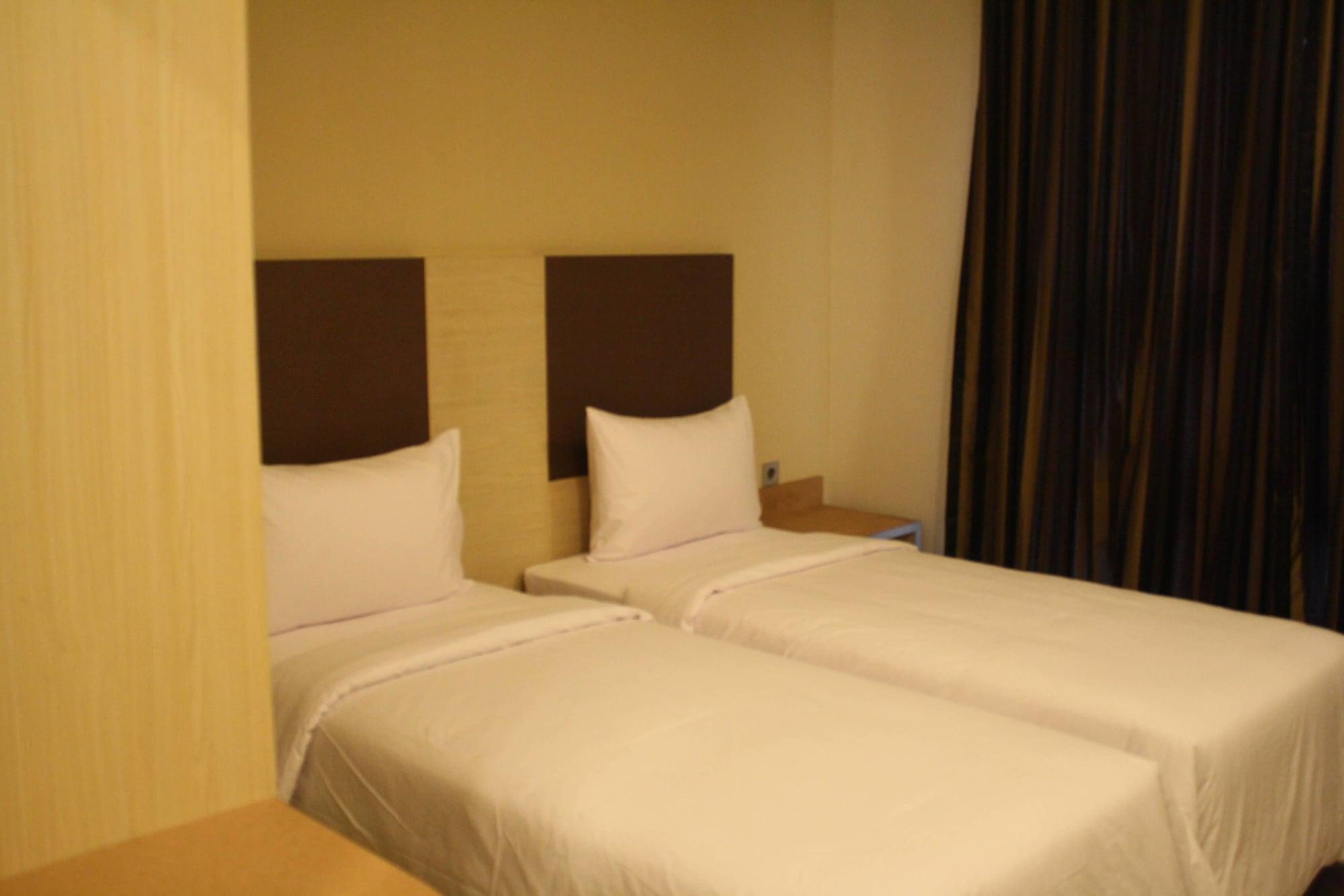 Sparks Odeon Sukabumi, Artotel Curated Esterno foto