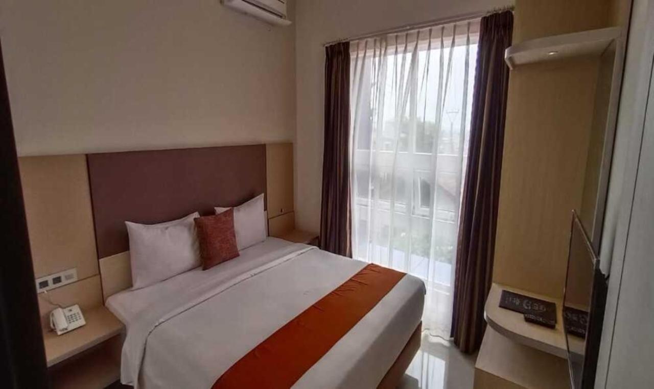 Sparks Odeon Sukabumi, Artotel Curated Esterno foto