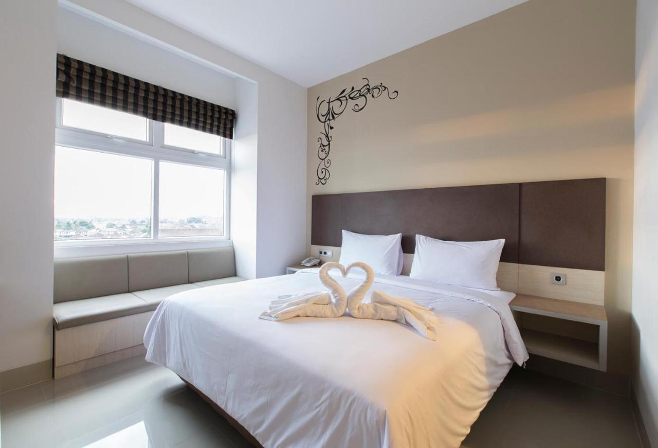 Sparks Odeon Sukabumi, Artotel Curated Esterno foto