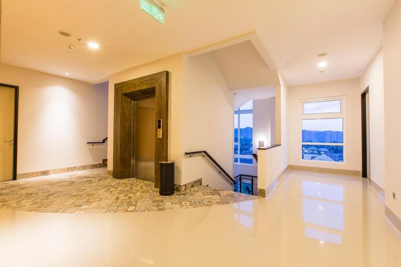 Sparks Odeon Sukabumi, Artotel Curated Esterno foto