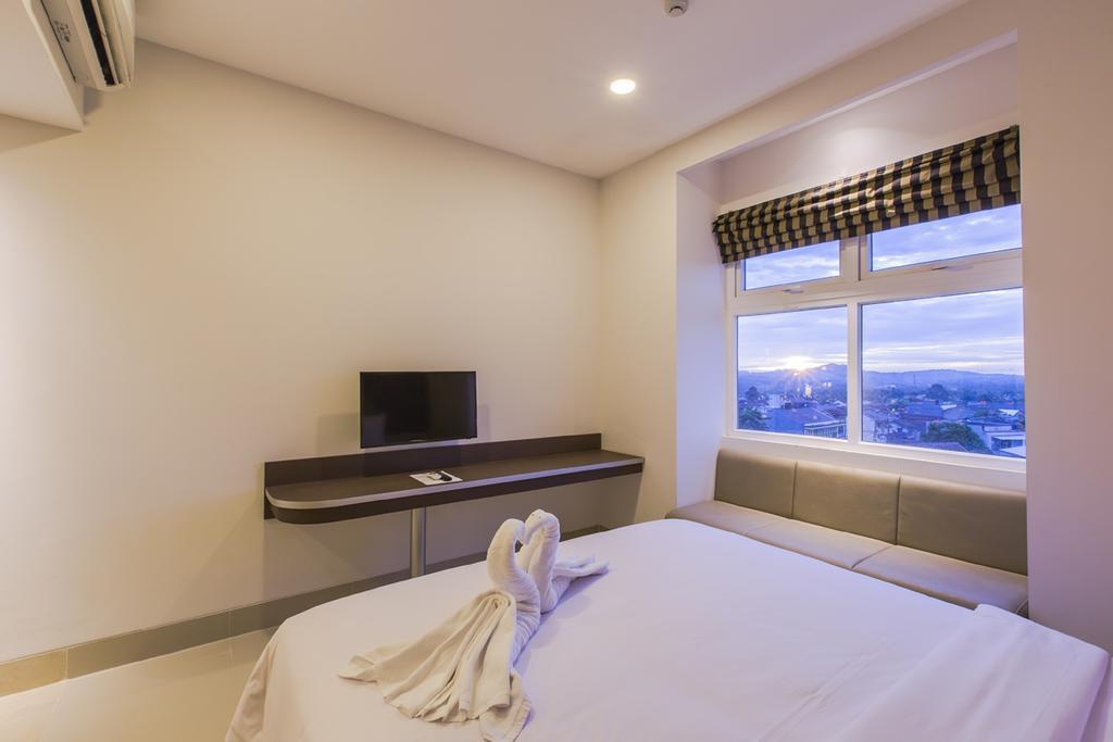 Sparks Odeon Sukabumi, Artotel Curated Esterno foto