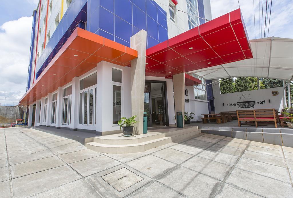 Sparks Odeon Sukabumi, Artotel Curated Esterno foto